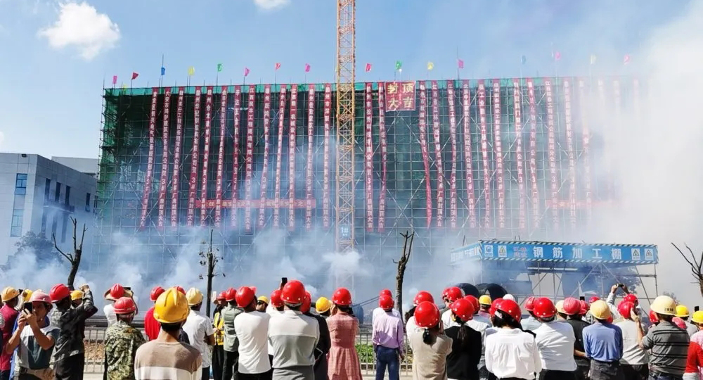 拉斯维加斯9888电子赣州工业园区三号厂房圆满封顶